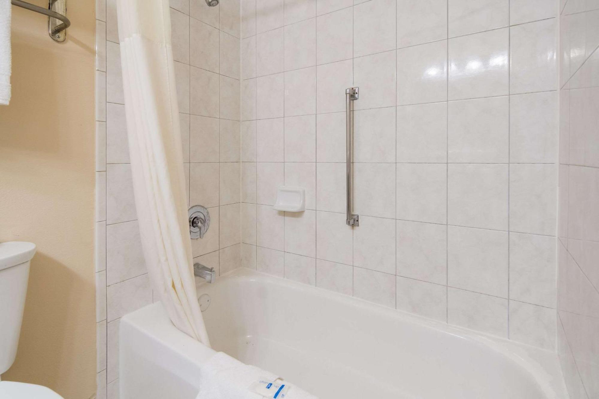 דנקנוויל Rodeway Inn מראה חיצוני תמונה
