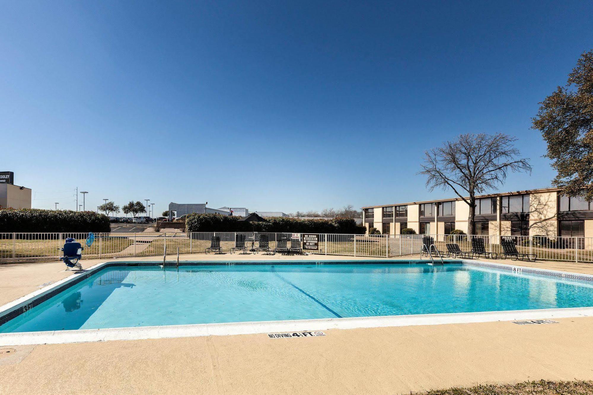 דנקנוויל Rodeway Inn מראה חיצוני תמונה